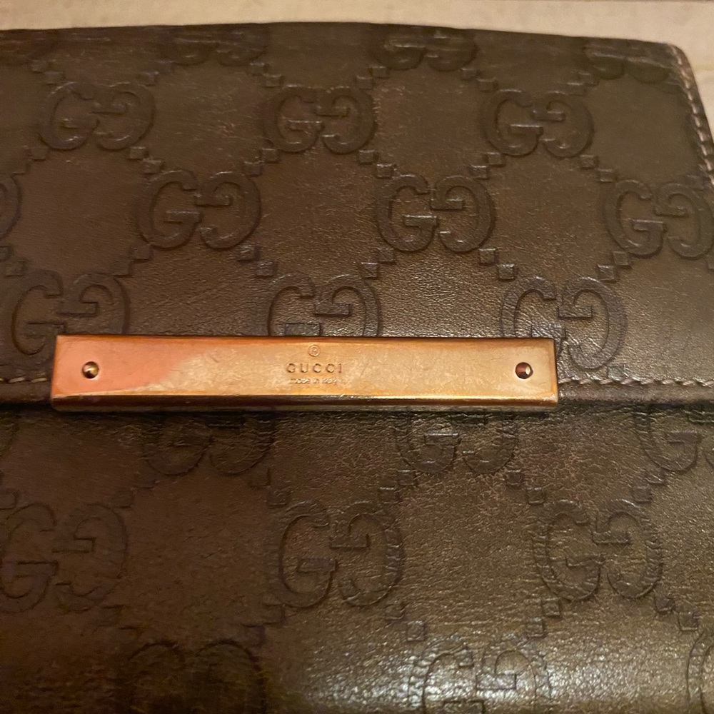 Gucci - GUC - Metallic Guccissima Monogram Bifold Wallet with Gold Accent - Picture 3 of 12